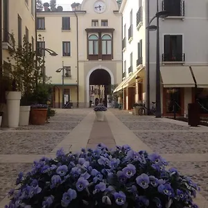 https://suite-latina-san-leonardo.hotelinveneto.com